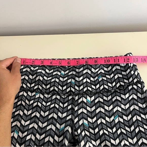 ALO Yoga Chevron 🔰 Print Goddess Leggings - Picture 9 of 13